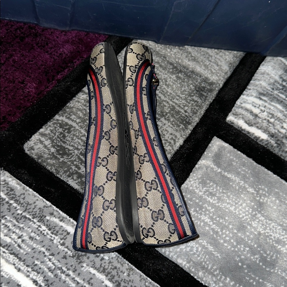 Gucci Beige GG Canvas Flats with Navy Trim & Red-Blue Webbing - Picture 3 of 8
